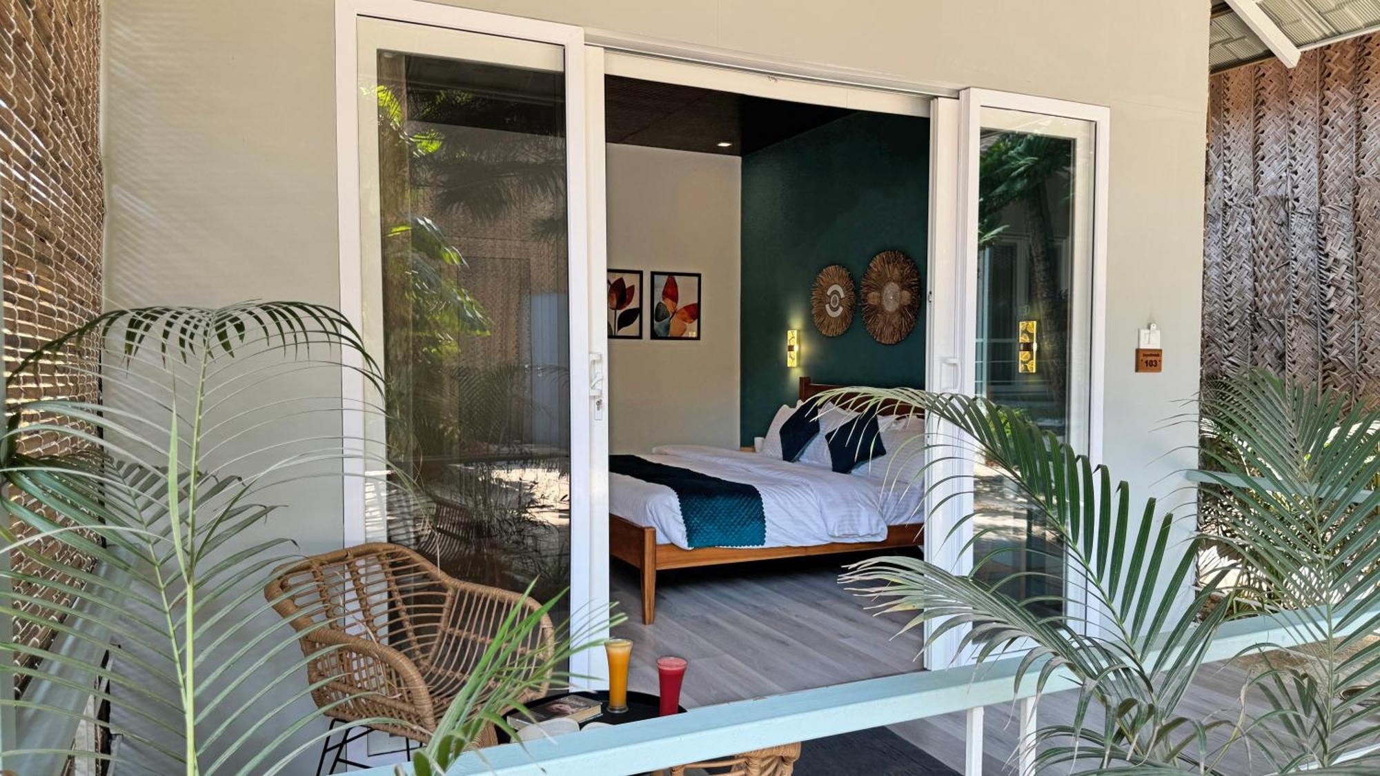 Royal Touch Beach Huts 帕罗林 外观 照片