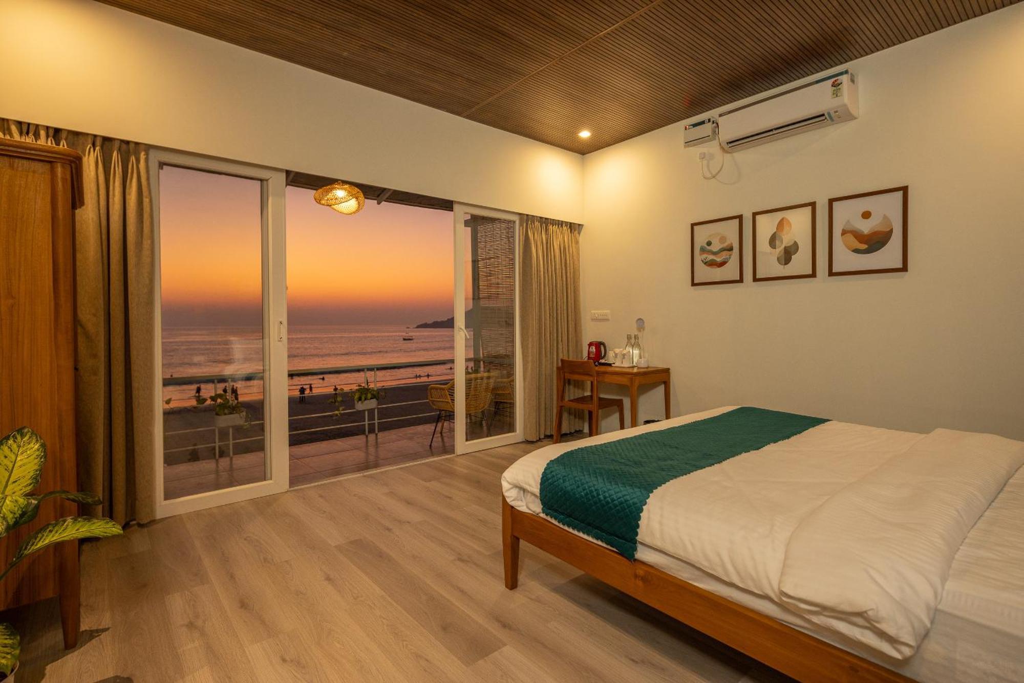 Royal Touch Beach Huts 帕罗林 外观 照片