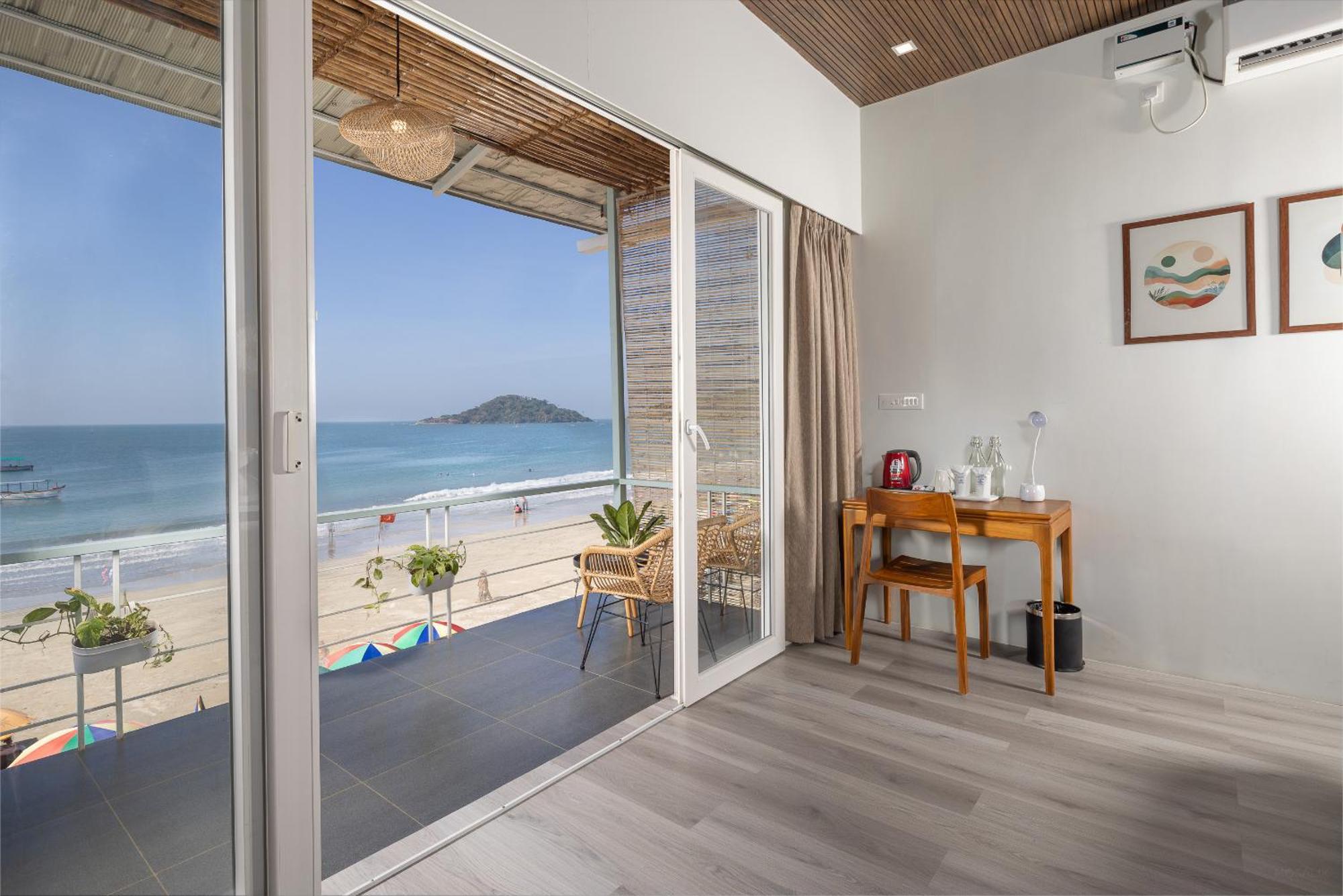 Royal Touch Beach Huts 帕罗林 外观 照片