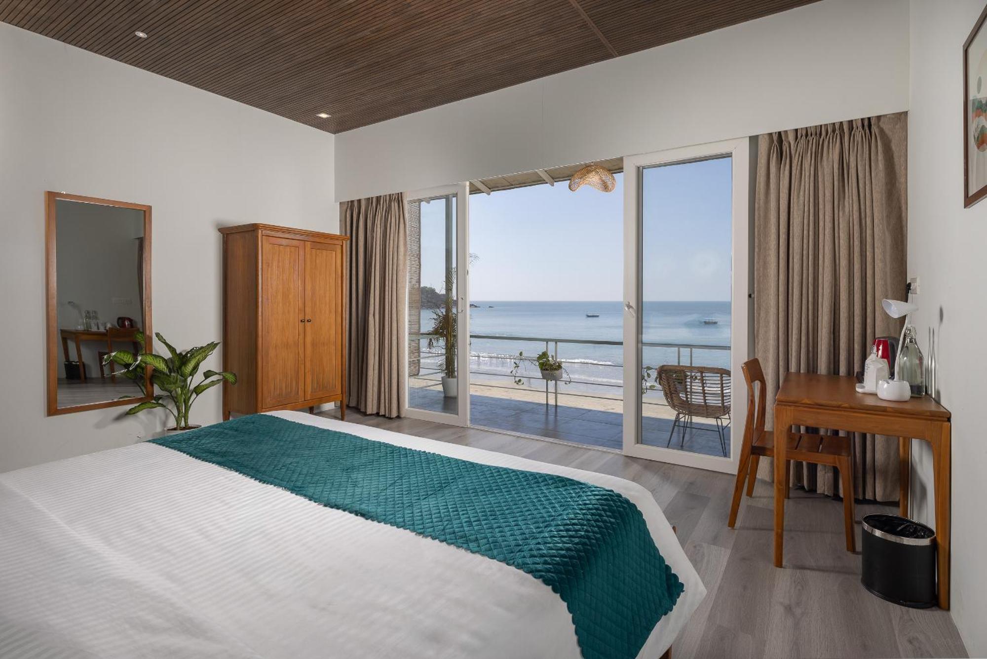 Royal Touch Beach Huts 帕罗林 外观 照片