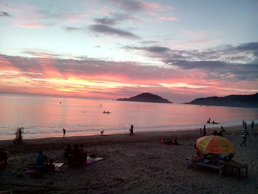 Royal Touch Beach Huts 帕罗林 外观 照片